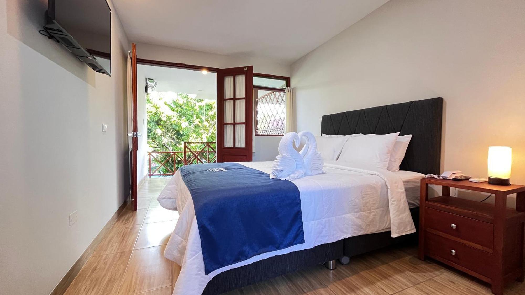 Laguna Azul Hotel & Suites Sauce Esterno foto