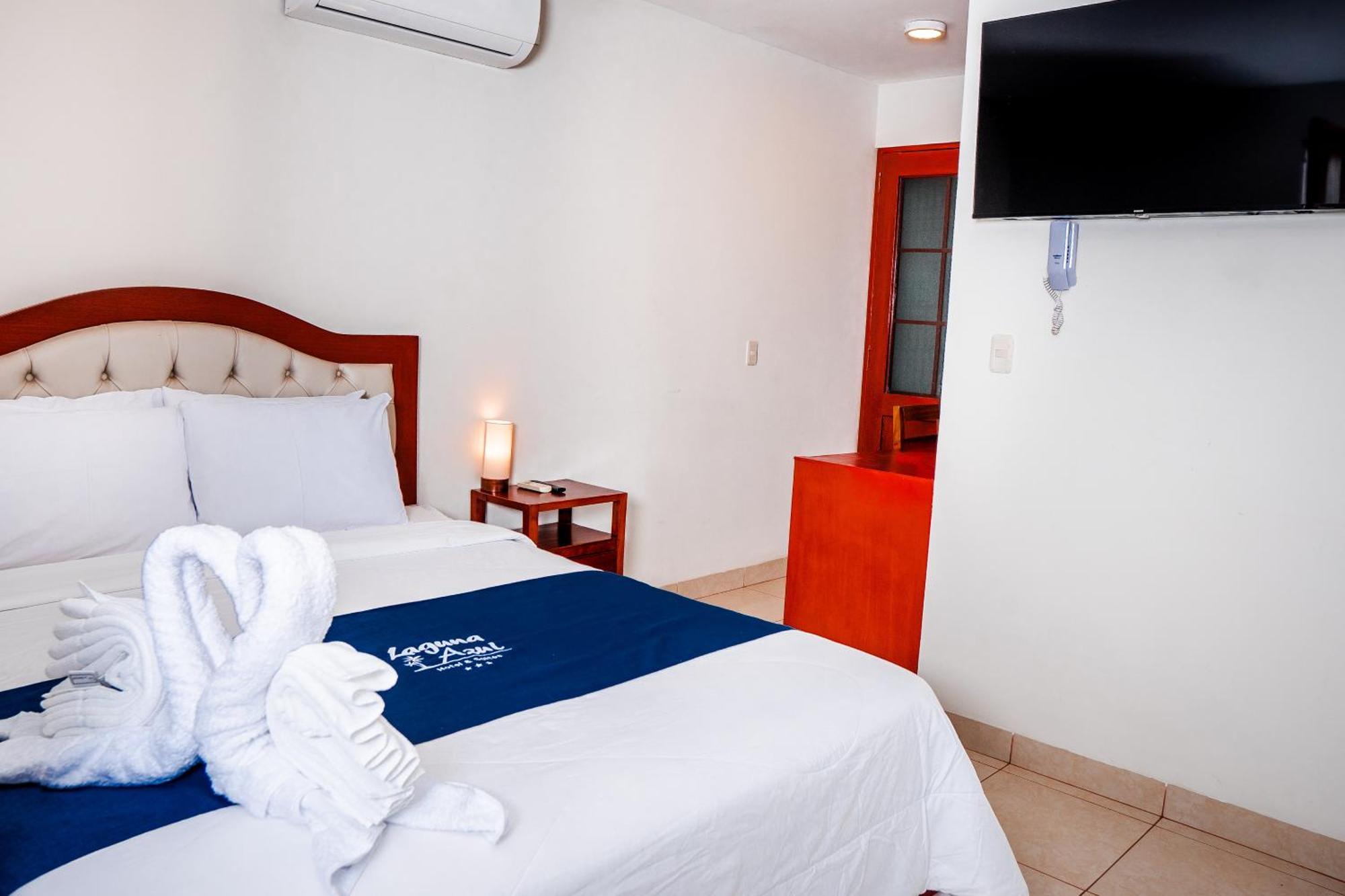 Laguna Azul Hotel & Suites Sauce Esterno foto