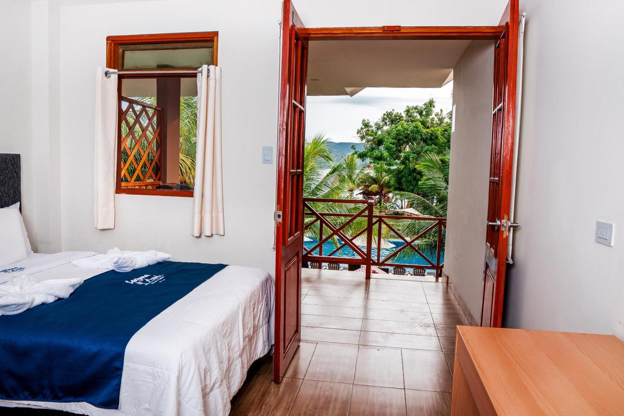 Laguna Azul Hotel & Suites Sauce Esterno foto