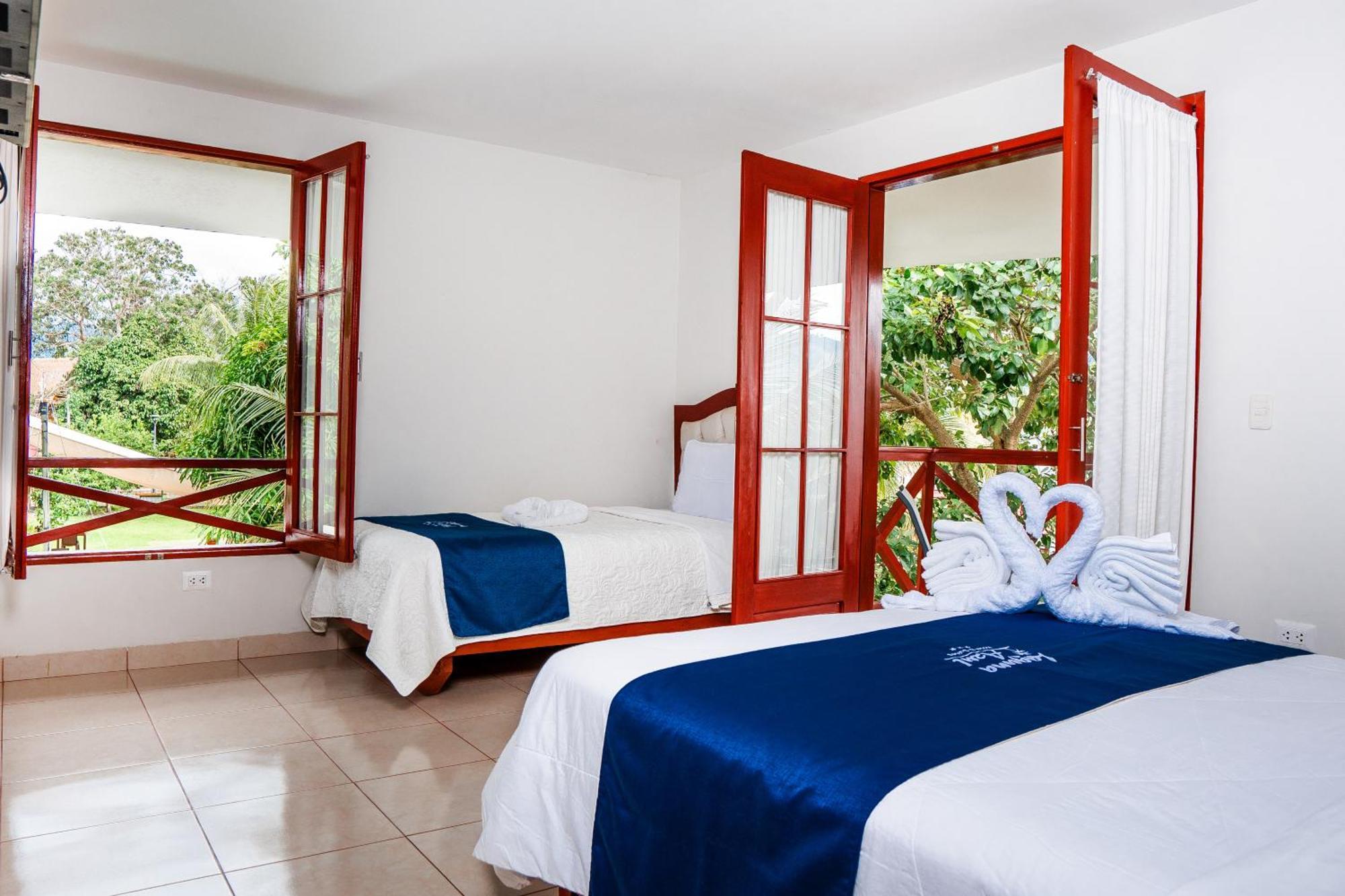 Laguna Azul Hotel & Suites Sauce Esterno foto