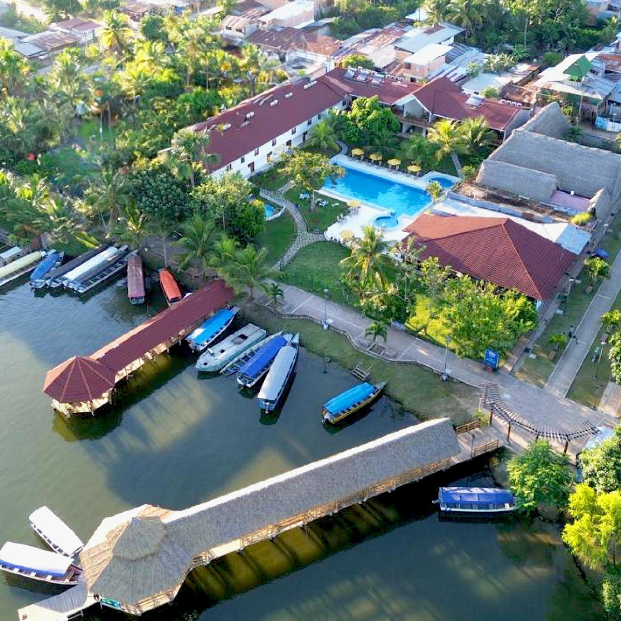 Laguna Azul Hotel & Suites Sauce Esterno foto